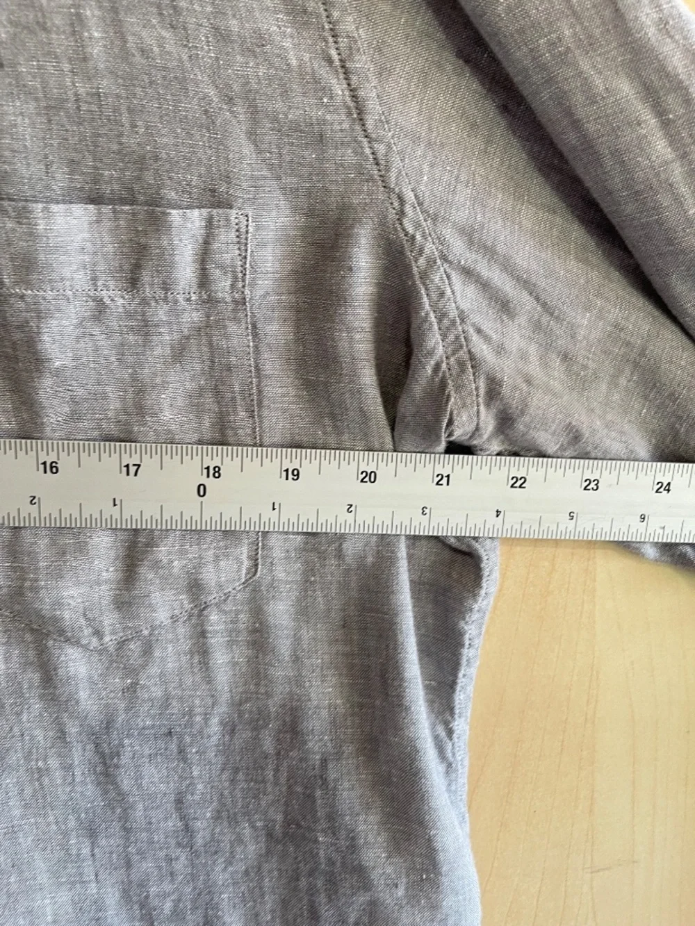 Banana Republic Heather Gray Linen Button-Down Shirt